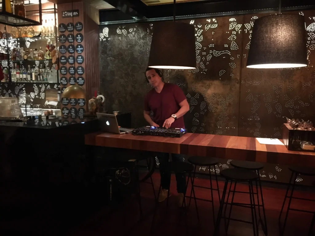 DJ Fabrizio Castillo I. | 27 Tapas